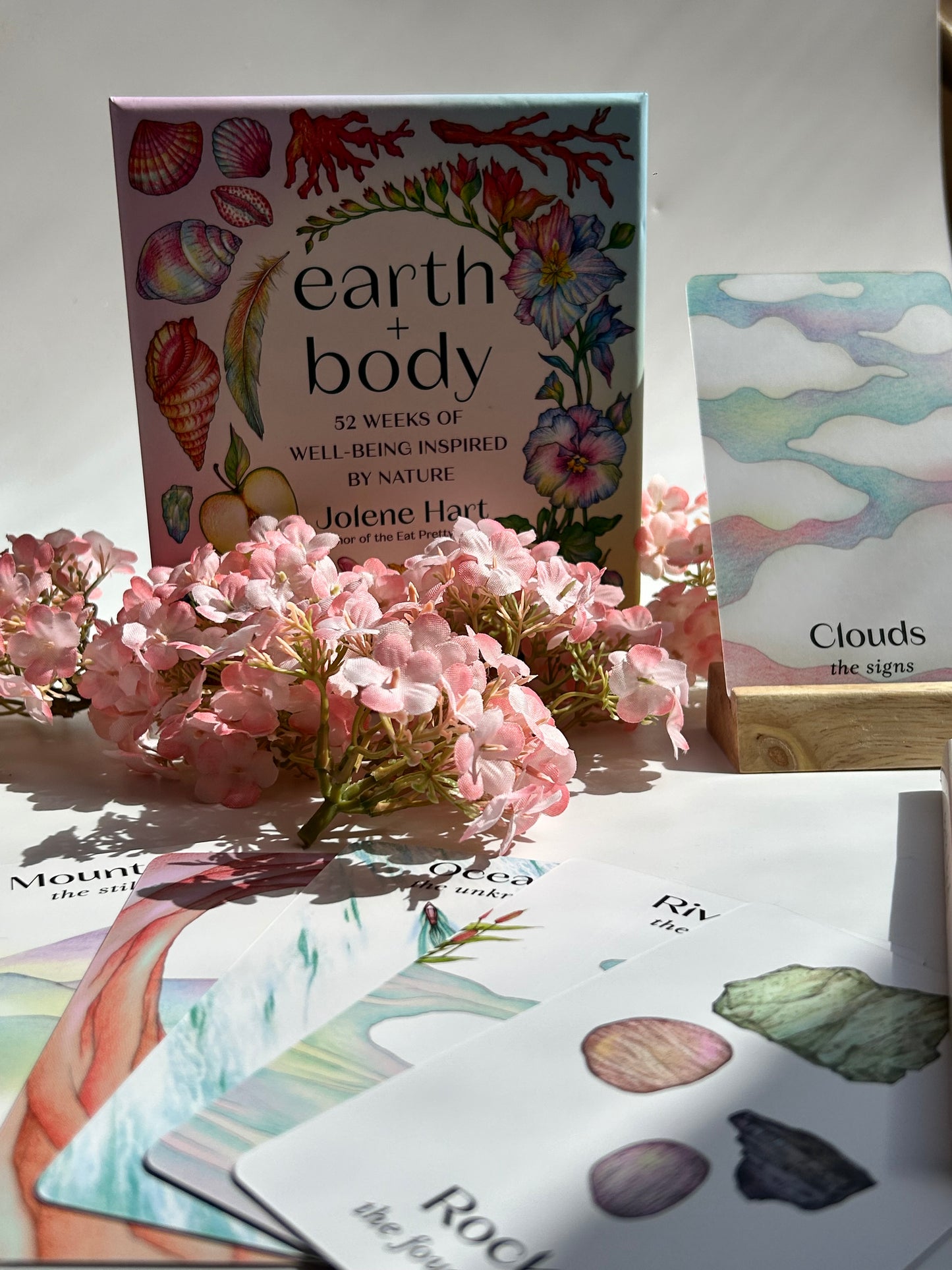 Earth + Body - 52 Weeks Of Well-Being Inspired By Nature